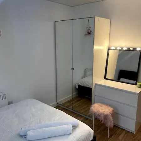 Cozie 1 Bedroom Apartment Manchester Exterior photo